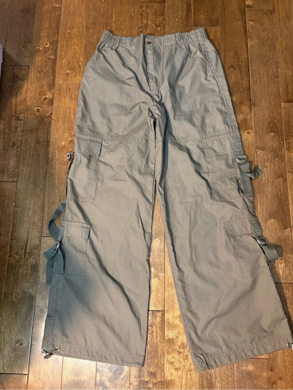 Women Casual Cargo Pants in Gray